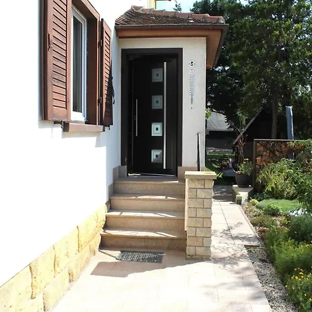 Sebnitz Garden Retreat, Cleaning Included *